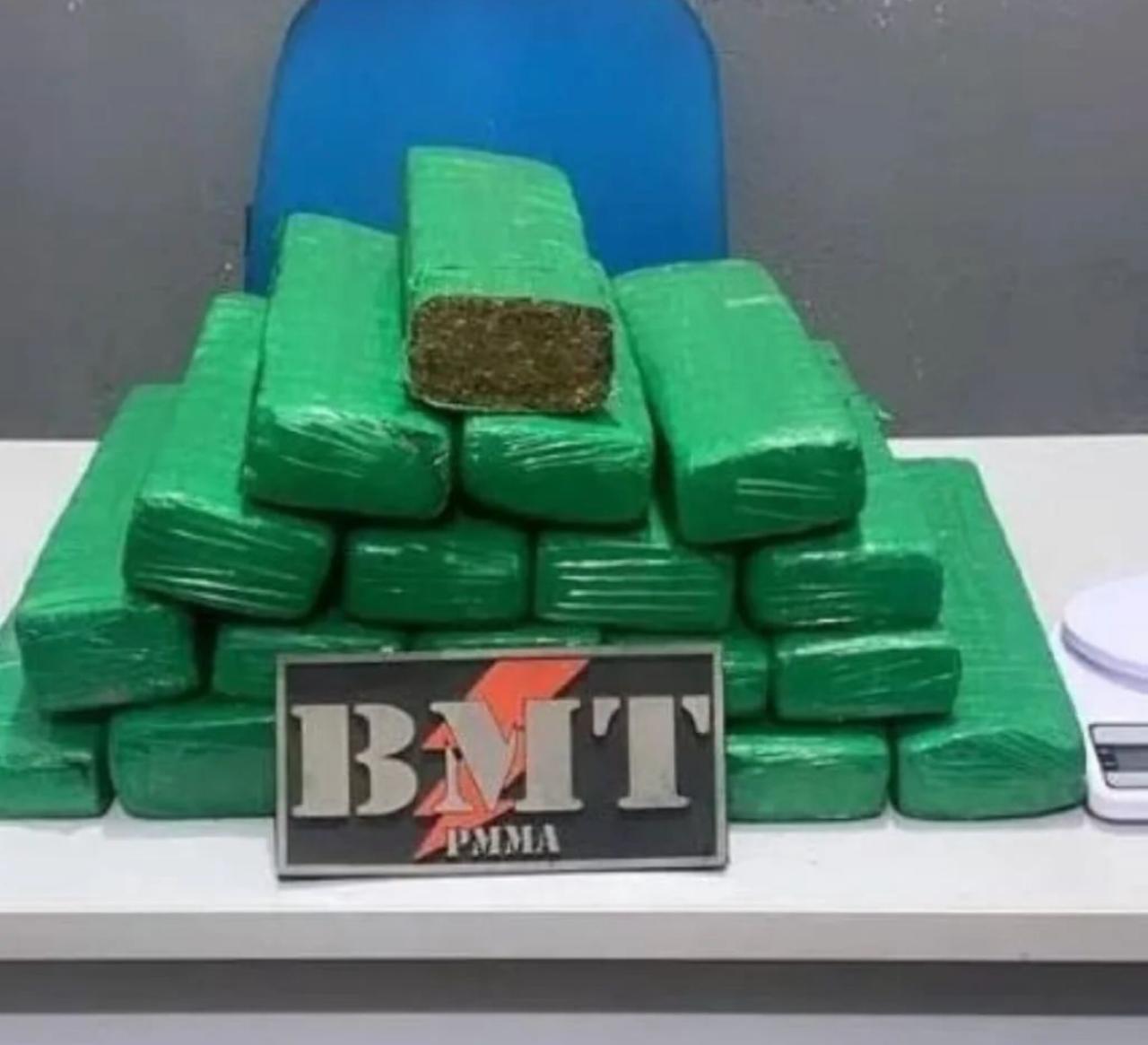 Polícia Militar apreendeu mais de 17kg de drogas na Vila Redenção