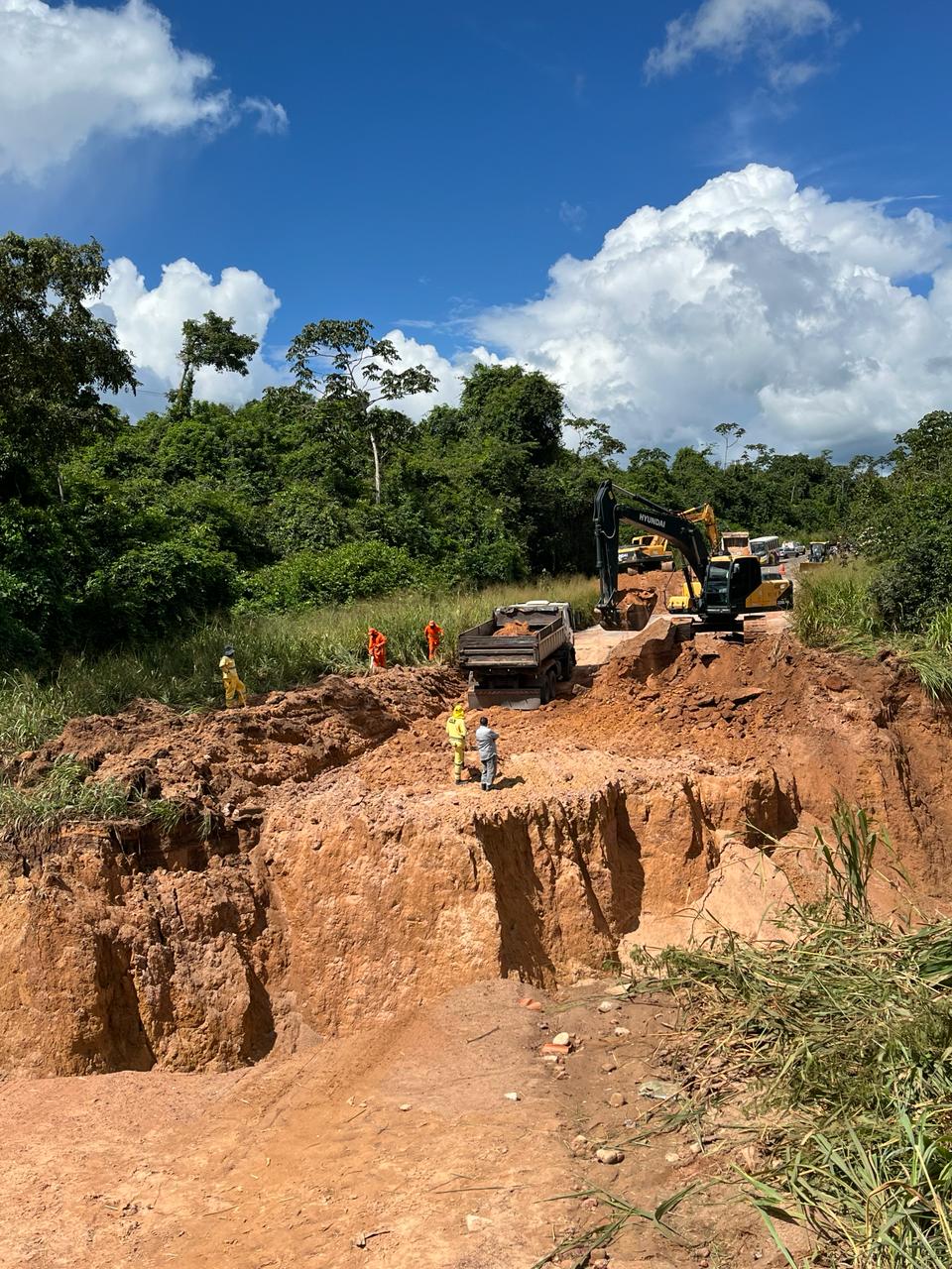 Trecho da BR 222, entre Bom Jesus das Selvas e Açailândia, só deve ser liberado na semana que vem