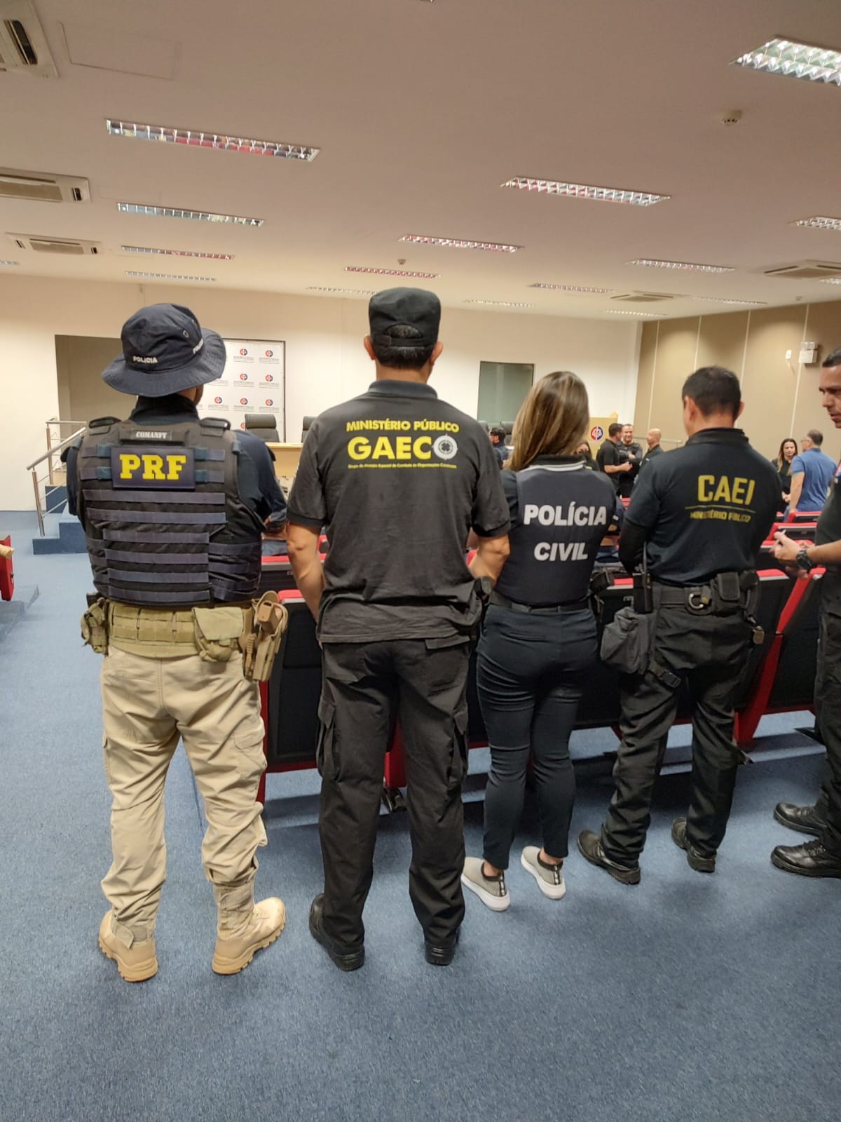 Gaeco cumpre mandados de busca e apreensão em endereços do ex-deputado Pastor Cavalcante