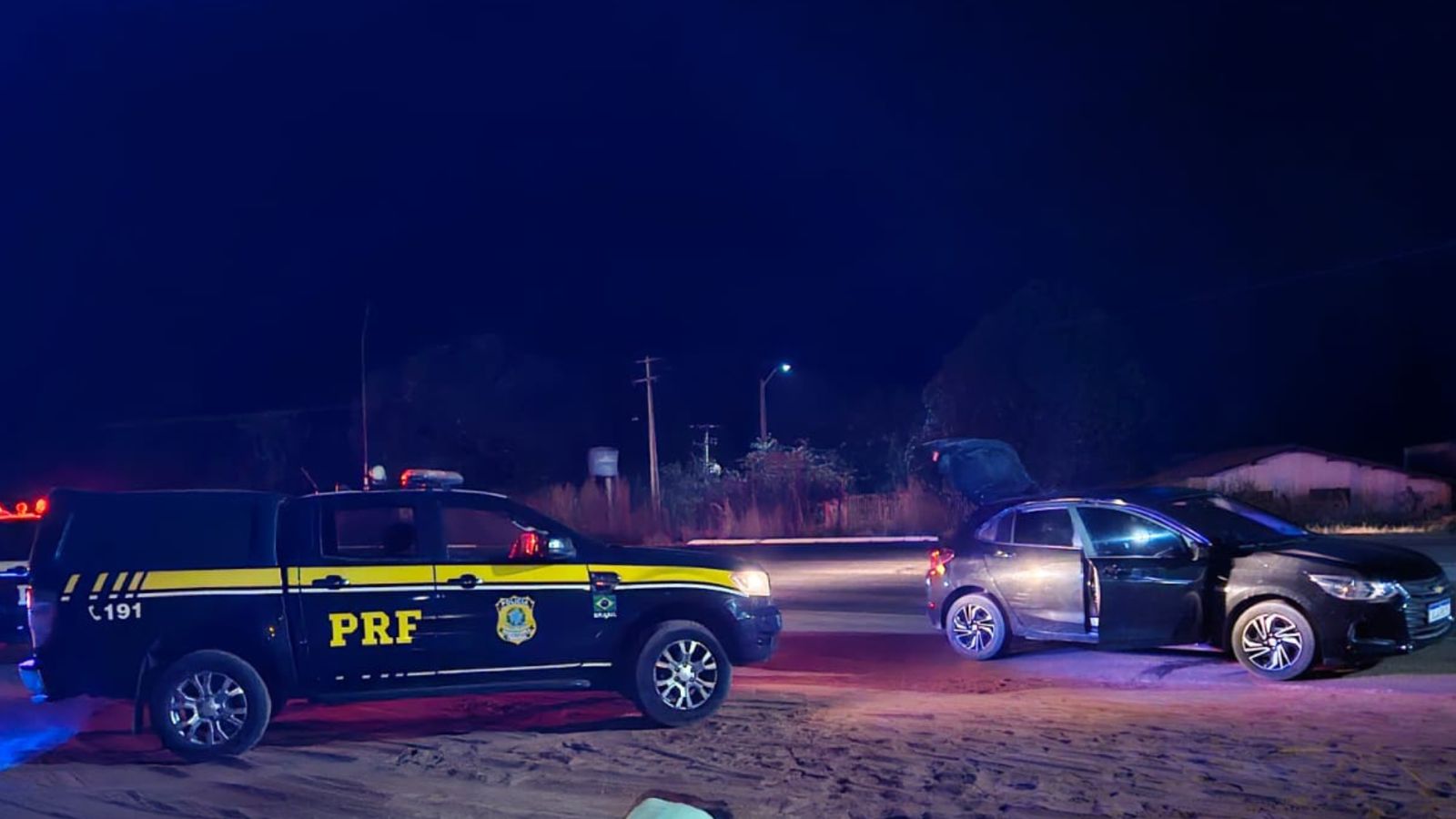 PRF apreende arma e dinheiro durante abordagem em rodovia do Maranhão